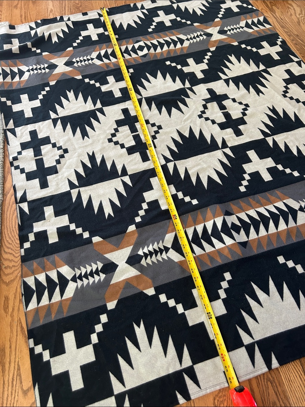 Pendleton Black & Cream Geometric Wool Throw - Picture 4 of 5